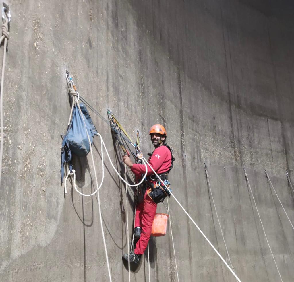trabajos verticales industriales en reparaciones y tratamiento de hormigón
