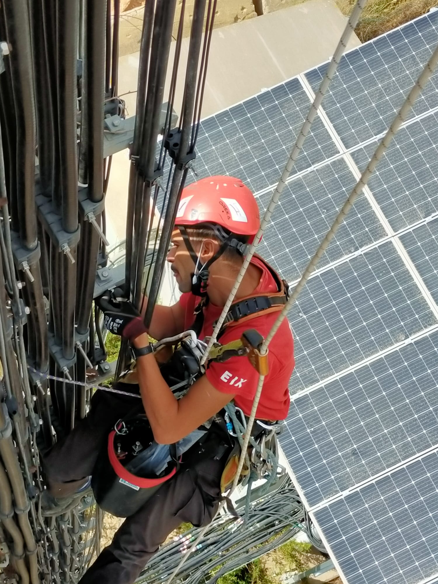 EIX-VERTICAL-seguridad-instalar-placas-solares